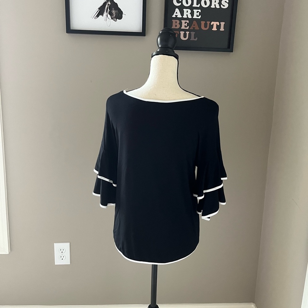 Cable and Gauge blouse. Size Small. NWOT.